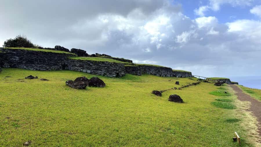 Ahu Vinapu, Rano Kao and Orongo City Half-Day Tour - Should you book this Ahu Vinapu–Rano Kau–Orongo tour?