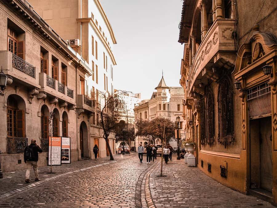An Architect's Tour of Downtown Santiago - Why an architect like Diego Inzunza changes the whole tour