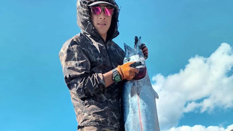 Ancestral fishing: Fishing with an experienced Rapa Nui - What to bring: clothes, comfort, and handling your catch