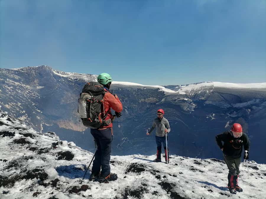 Ascent to Villarrica volcano 2,847masl, from Pucón - Gear, photos, and the end-of-day snack/beer moment