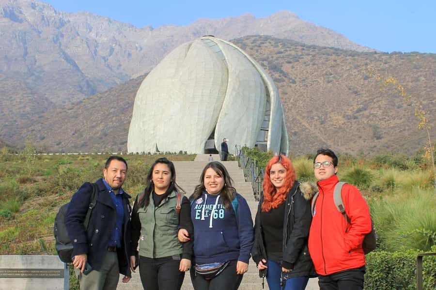 Bahá'i Temple and Cousiño Macul Vineyard - Quick hits before you go