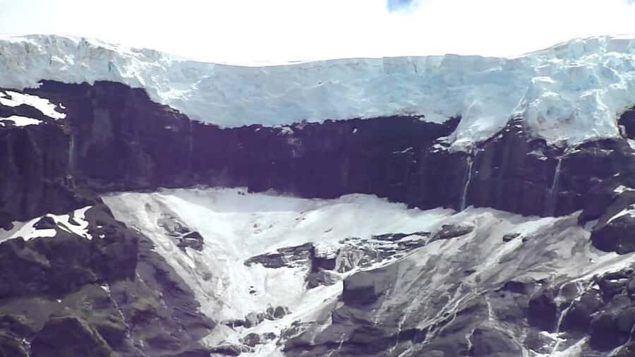 Bariloche: Cerro Tronador Tour - Cerro Tronador time: from ice views to the Devil’s Throat walk