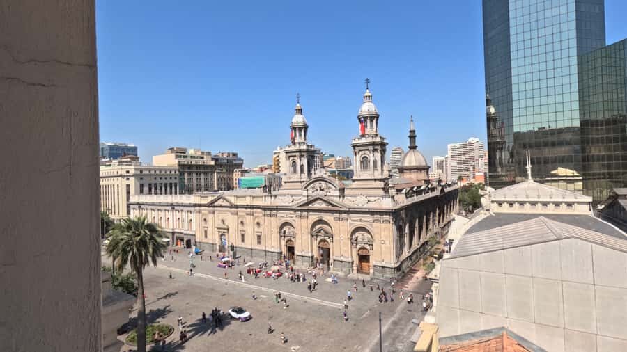 Dia Completo en Santiago: Museo+San Cristobal+City Tour - Bicentenario Park: a modern counterpoint before you head back