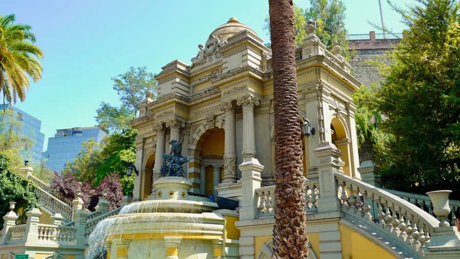 Dia Completo en Santiago: Museo+San Cristobal+City Tour - Who should book this tour (and who should skip it)