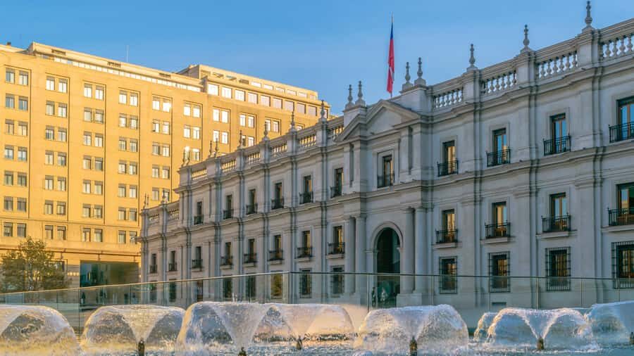Dia Completo en Santiago: Museo+San Cristobal+City Tour - Museo Histórico Nacional: a focused history primer before the viewpoints