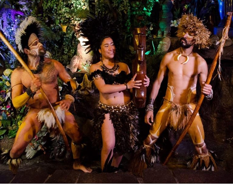 Dinner Show in Bali Hai with Wine refill and transportation - Who this night is best for in Santiago