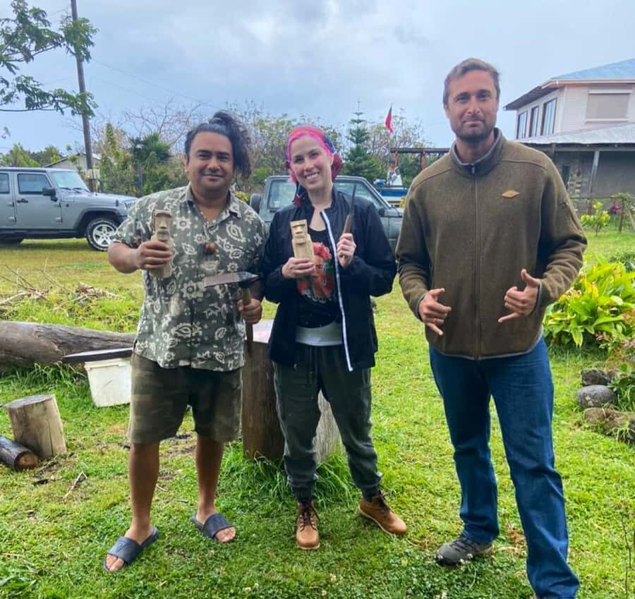 Easter Island: Demo of How to Carve a Moai statue - What happens in the 2-hour workshop: from wood block to moai shape