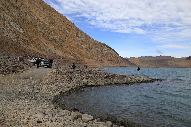 Embalse el Yeso and Termas del Plomo in semi-private 4x4 - Guides, safety, and the semi-private vibe