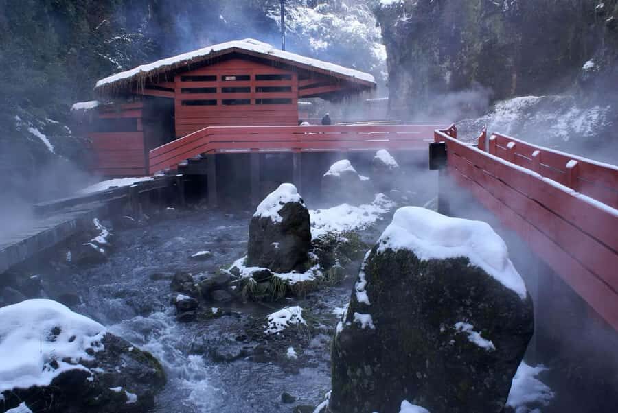 From Pucón: Geometric Hot Springs - Where the Thermal Waters Come From: Aihúe Stream and 60 Springs