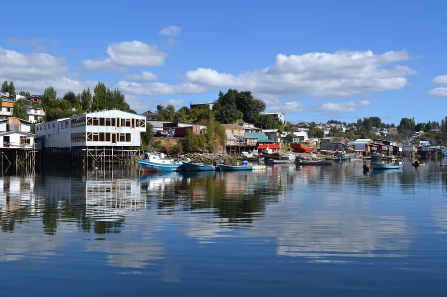 From Puerto Varas: Chiloe Island Full-day Tour - Language, guide style, and audio: plan for Spanish-heavy moments