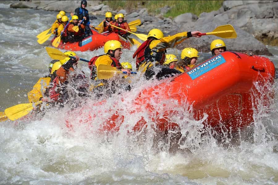 From Santiago: Rafting in the Maipo Canyon - Getting ready: wetsuit comfort, lockers, and a real safety setup