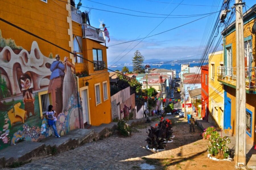 From Santiago: Valparaiso and Viña del Mar Day Tour - Valparaíso on Foot: Squares, Monuments, and Hill Views