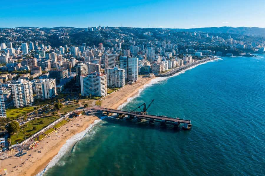 From Santiago: Vineyard, Valparaíso, and Viña del Mar Tour - The real logistics: how a 10-hour day will feel
