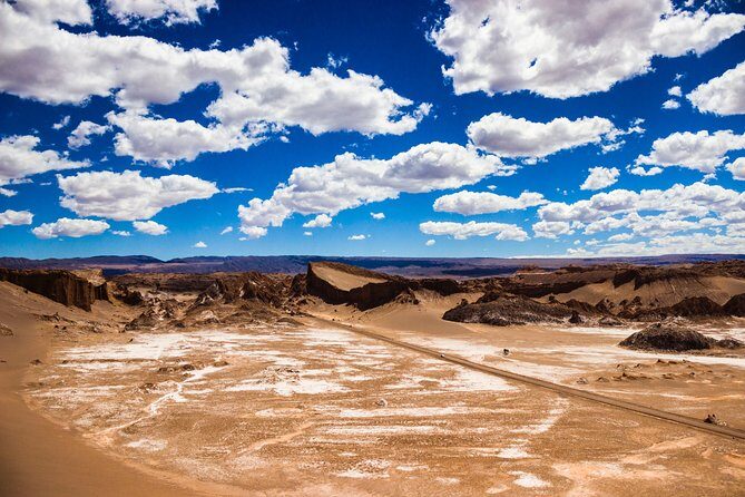 Full Atacama - SORBAC (private groups) - Day 4: Capricorn line, Piedras Rojas, Tuyajto viewpoint, and the Miscanti-Miñiques lagoon area