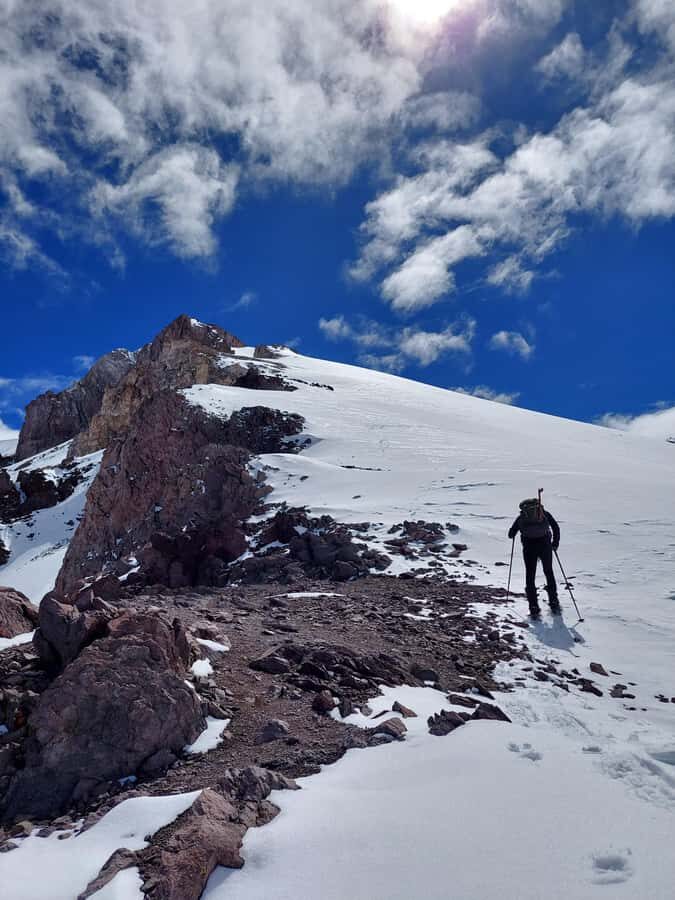 Full-Day Trek to Cerro El Pintor from Santiago - Seasonal conditions and the cable car question