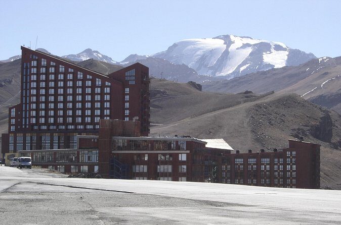Half Day Private Trip to Valle Nevado with Cheese and Wine Carbon Neutral trip - Plaza de los Pumas: The “Secret” Wine-and-Cheese Viewpoint