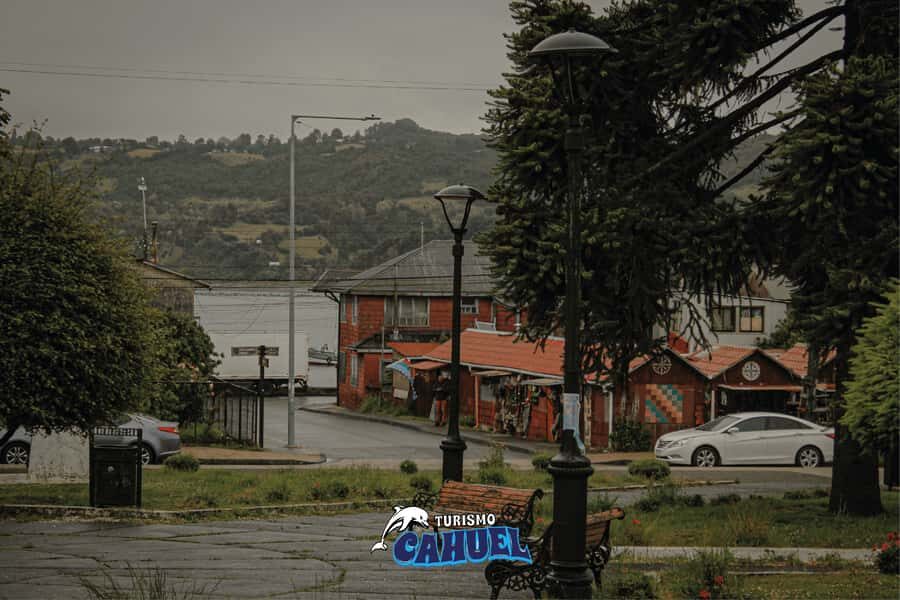 Inner Coast of Chiloé: Road and Sea. - Castro pickup and how your day starts smoothly
