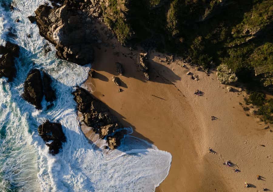 ISLA NEGRA AND ALGARROBO WITH VINICOLA UNDURRAGA - TOUR : CHILE - The van ride from Santiago to the Valparaíso Coast