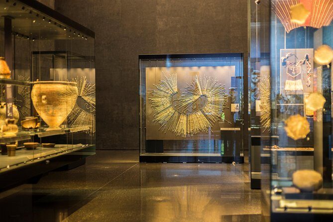 Museo Chileno de Arte Precolombino Admission Ticket - Entering a 1805 Neoclassical Customs House