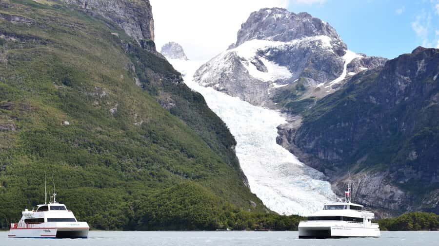 P. Natales: Balmaceda & Serrano Glaciers with Lunch & Whisky - Serrano Glacier landing and the 60-minute walk: the closest feel of the ice