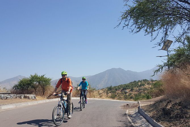 Private Full-Day Bike Tour of Santiago Cultural 5-6 hrs - Lunch, fueling, and the afternoon shift toward parks
