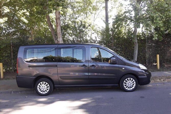 Private Transfer from Santiago Airport to Santiago - Communication on the ground: WhatsApp updates, photos, and practical local tips