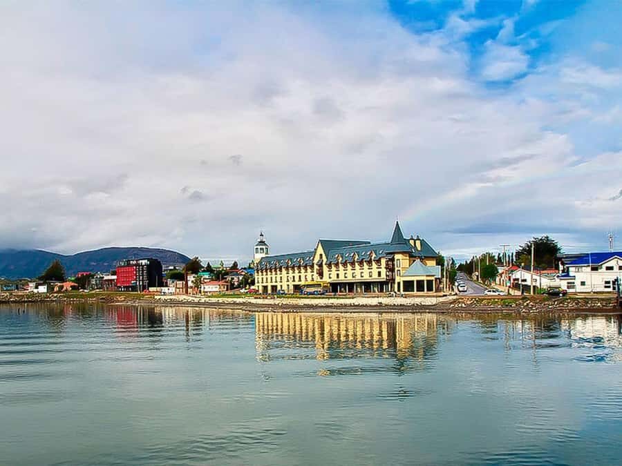 Puerto Natales: Full-Day Torres del Paine Tour - Laguna Amarga: The Torres del Paine Photo Stop That Sets the Tone