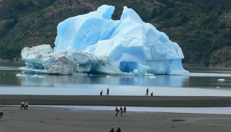 Puerto Natales: Tour Package (Full Day + Base Torres + Grey) - Day 2: Base Torres Trek (19.5 km) and the Reward View