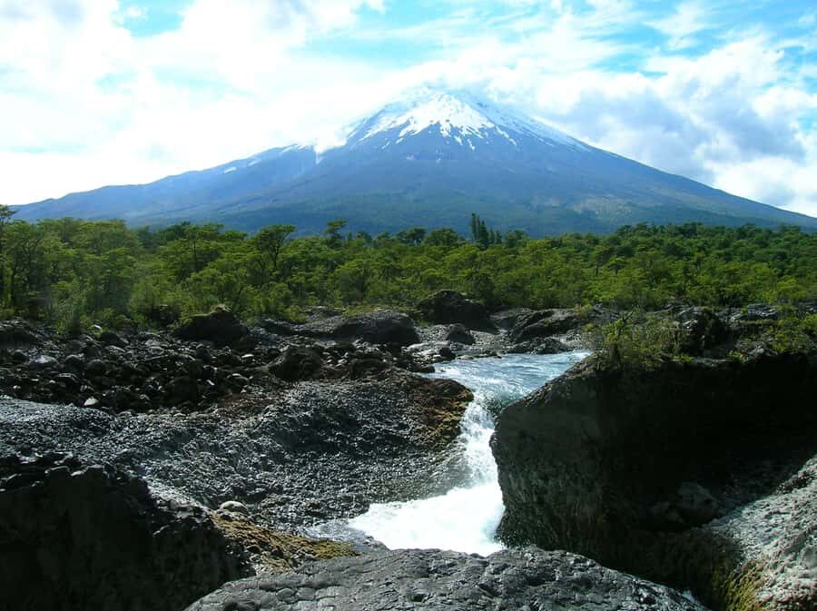 Puerto Varas: Osorno Volcano, Petrohue Falls Full-day Trip - Petrohué Falls and the River Walk: Evergreen Forest + Turquoise Water