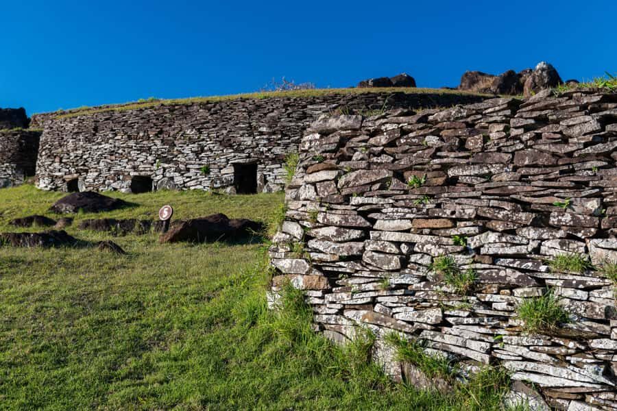 Rapa Nui Highlights Program: 3 incredible tours to discover! - Ahu Akivi, Puna Pau, and Uri Aurenga: Moai with Ocean and Sky Clues