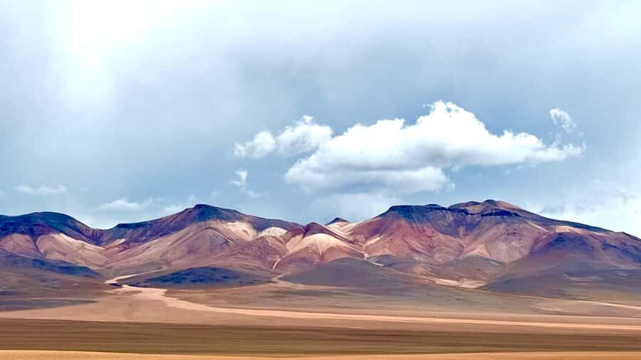 San Pedro de Atacama: 3 D. Tour Uyuni and Back to San Pedro - San Cristobal to Uyuni Salt Flats: Incahuasi Island and That Classic Sunset Shore
