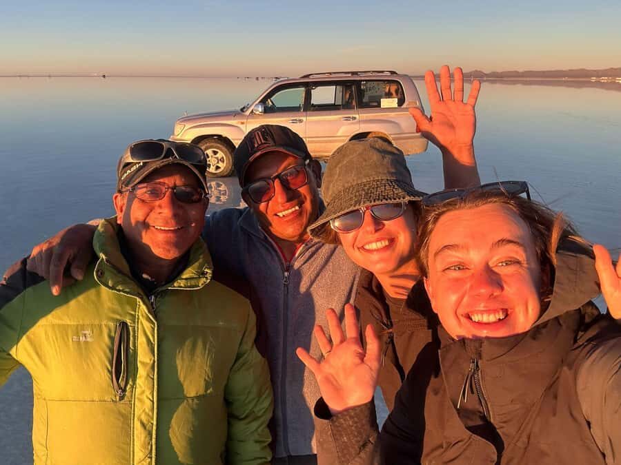 San Pedro de Atacama: 3 D. Tour Uyuni and Back to San Pedro - Uyuni to Train Cemetery, Lake Catal, Volcano Country, and Llamas