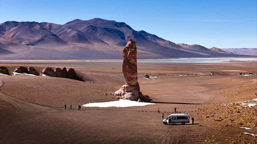 San Pedro de Atacama: Atacama Desert and Salt Flats Day Trip - Lickancabur Viewpoint breakfast: the calm start before the cold hits