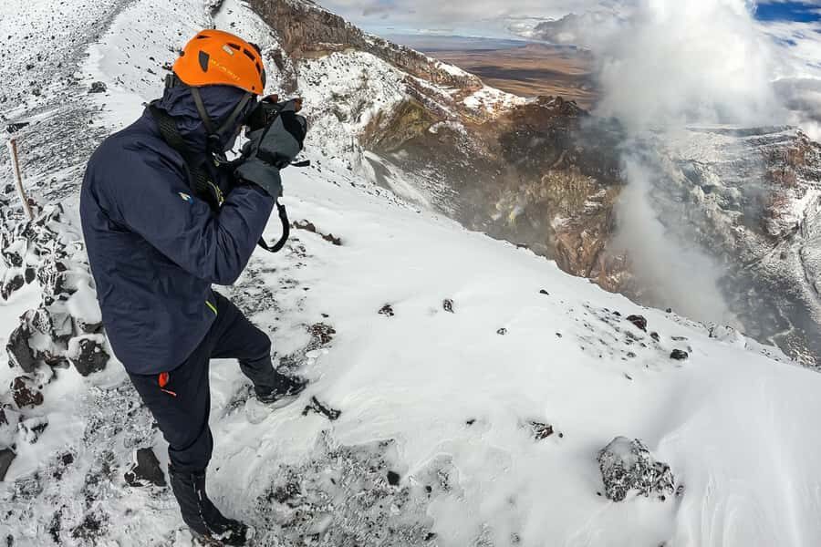 San Pedro de Atacama: Láscar Volcano Summit Hiking Day Trip - Láscar Volcano: What Makes This Hike Worth a Full Day