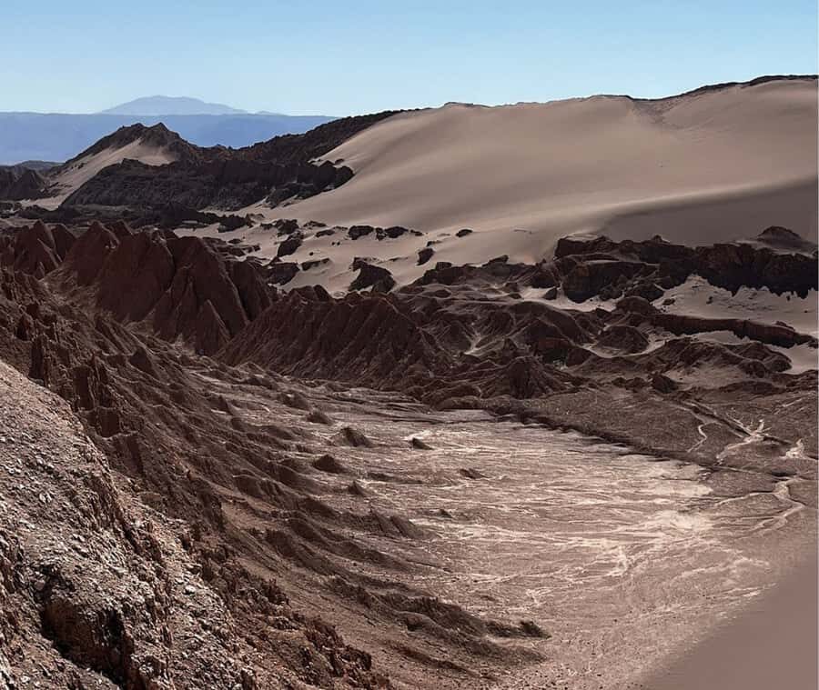 San Pedro de Atacama Tour Guiado Valle de la Luna & Cocktail - Gran Duna: the best views come with a sand-slope reality check