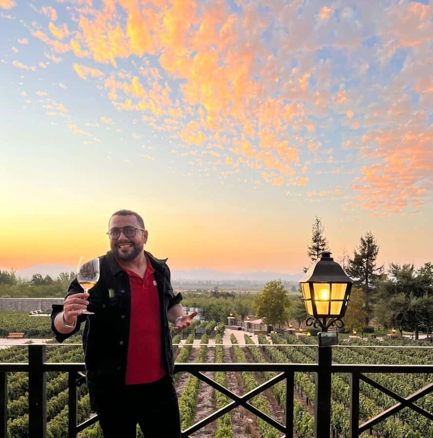 Santiago: Alyan Winery Sunset with Wine Tastings and Dinner - Alyan Sunset: what makes the experience feel different at golden hour