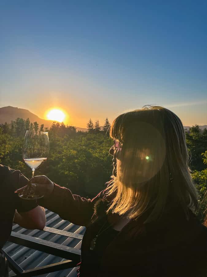 Santiago: Alyan Winery Sunset with Wine Tastings and Dinner - Sunset photos and scenic views: how to make the light work for you