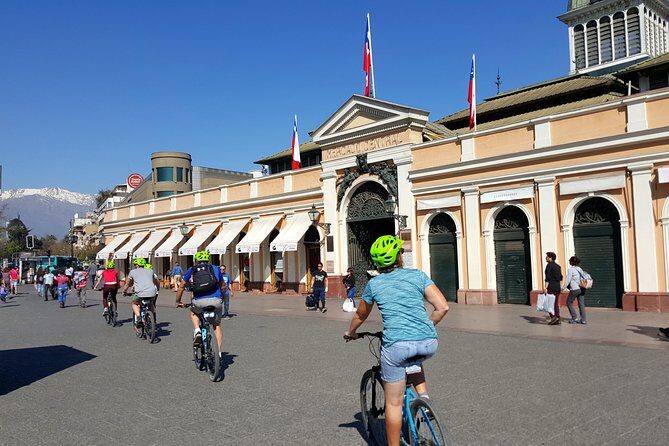 Santiago Center Cultural Bike Tour - Why this Santiago bike tour works so well for first-timers