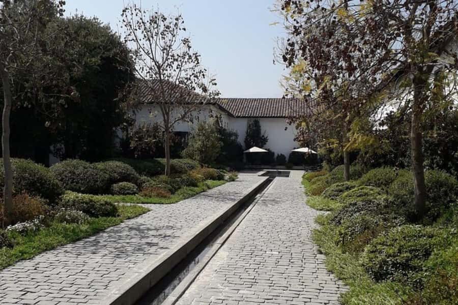 Santiago de Chile: Half-Day City Tour with Local Cuisine - Optional Traditional Chilean Restaurant Stop: Plan for Your Own Meal