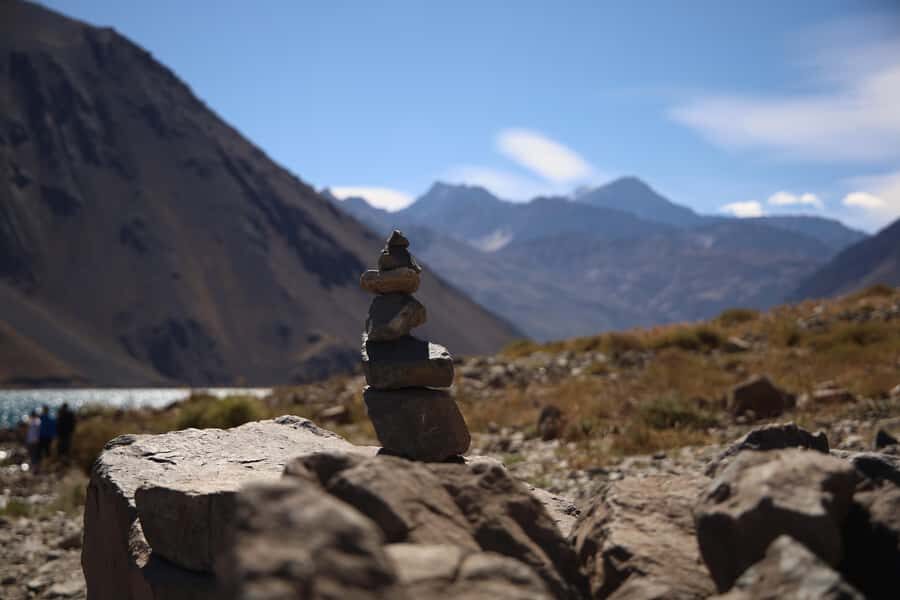 Santiago: Full day Embalse del Yeso, Casa de Chocolate, picnic & Hot Springs - El Yeso Dam: photo time with a real viewpoint payoff