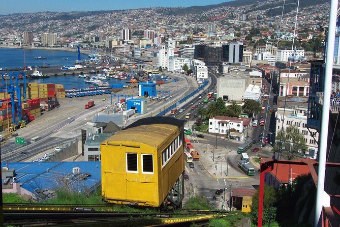 Santiago: Full day tour to Valparaiso and Viña del Mar city - The Road West: Curacaví, Casablanca Valley, and a Stop for Chicha