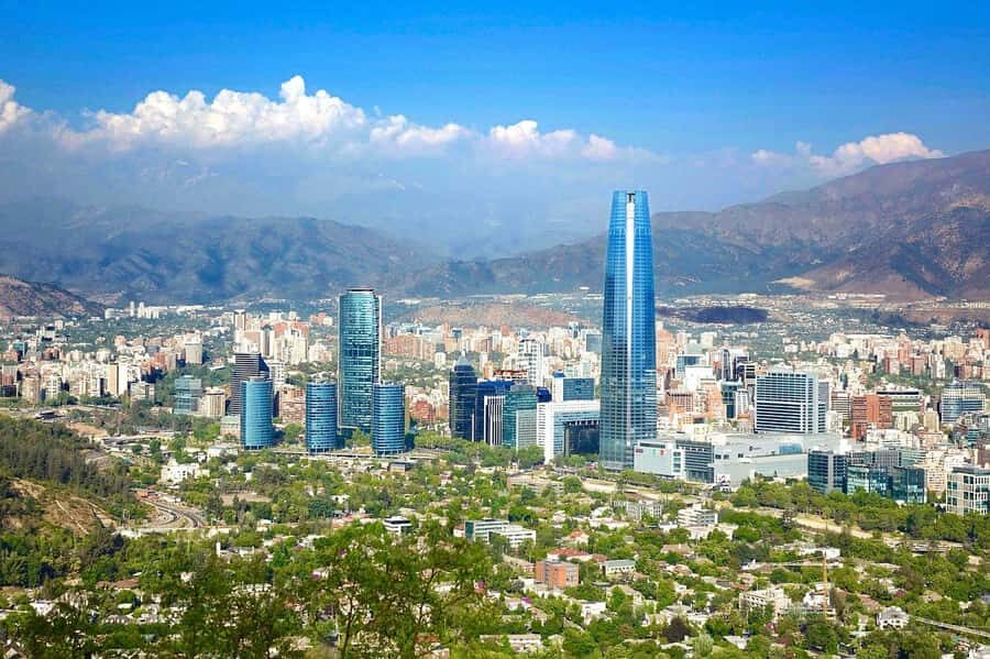 Santiago: Guided Full-Day Walking Tour with a Chilean Lunch - How the metro and bus parts help you understand Santiago