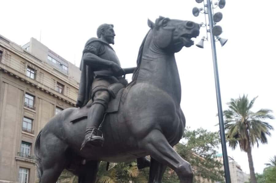 Santiago: Guided Walking Tour of the Historical Old Town - Plaza de Armas and the Cathedral of Santiago (1748)