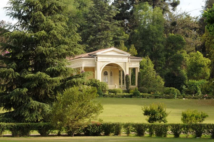 Santiago: Main Chilean Wineries Private Half-Day Tours - Lunch in a Local Restaurant: The Hidden Part of the Value