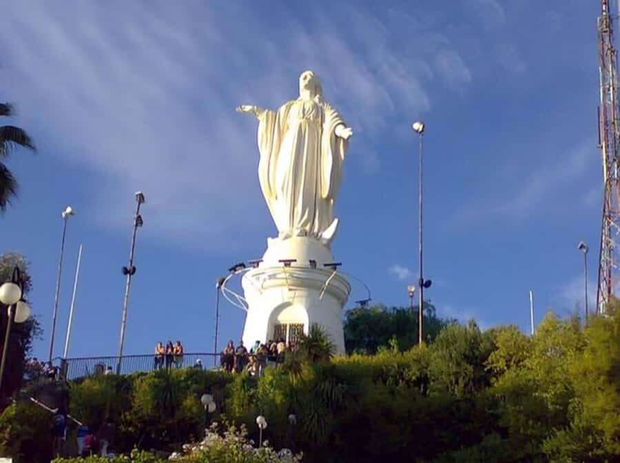 Santiago : Must-See Sites Walking Tour With A Guide - Bellas Artes Neighborhood and the museum area: art Santiago in walking distance
