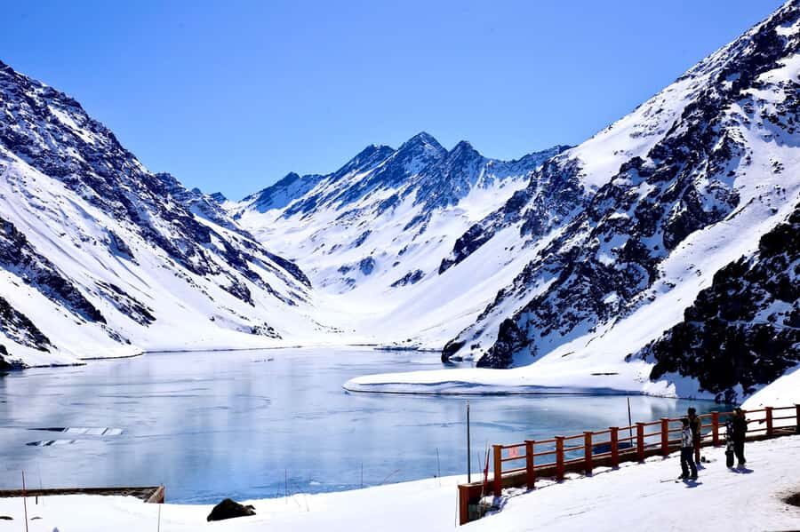 Santiago: Portillo and Laguna del Inca Day Trip with Picnic - Portillo Ski Center: where the views feel closest to the border mountains