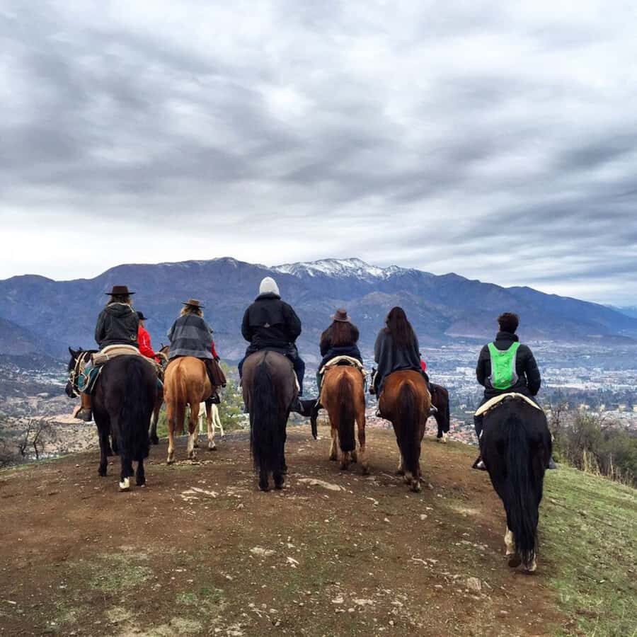 Santiago: Private Andes Foothills Horseback Riding. Half day - From hotel pickup to foothills: how the day starts smoothly