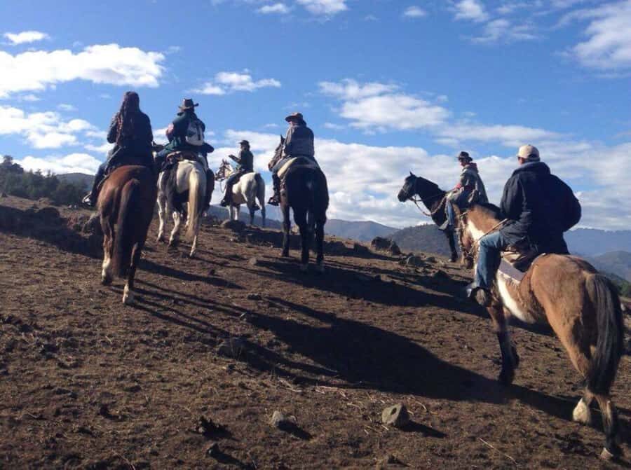 Santiago: Private Andes Foothills Horseback Riding. Half day - The descent back: timing, stamina, and saddle comfort
