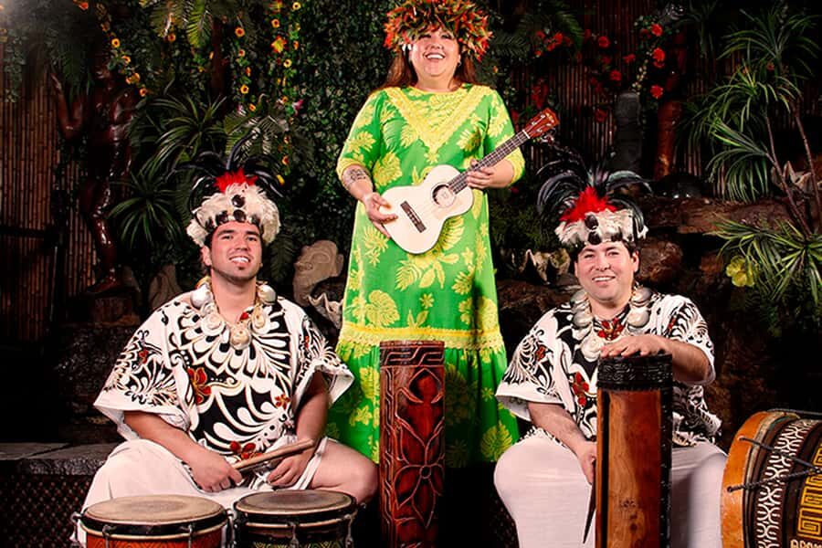 Santiago: Private Dinner & Chilean Folk Show with Transfers - What dinner really is here: included, but treat it as the warm-up