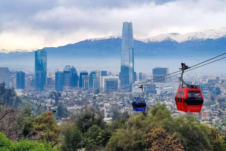 Santiago: Private tour, historic center, high altitude viewpoint, cable car - Central Market in Santiago: a guided pause for real city life